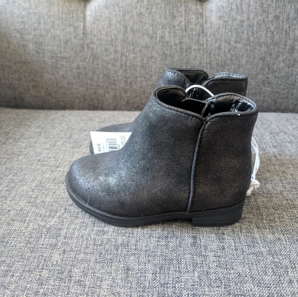 Lot of 3 Cat & Jack children's shoes size 5 - Picture 3 of 8